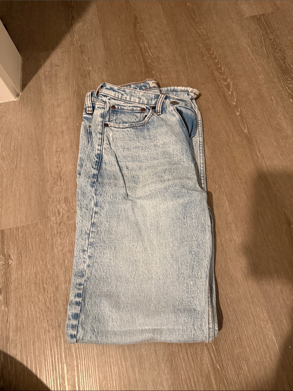 Abercrombie High Rise 90’s Relaxed Jean